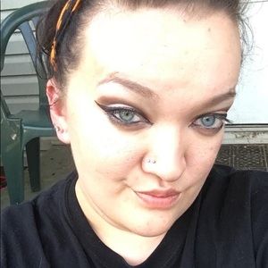 Meet your Posher, Carrie